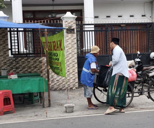 Aksi Sosial Berbagi Makanan